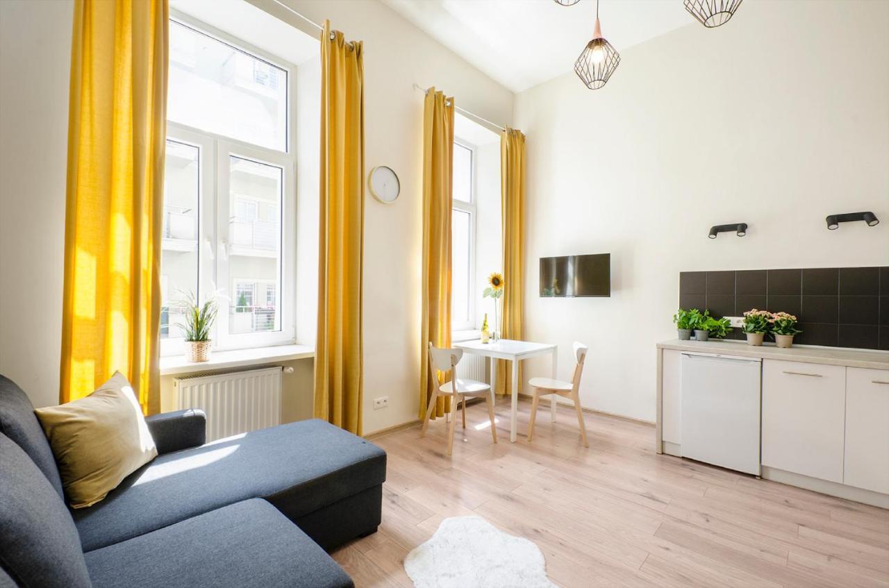 Cozy Apartments On Sierpnia Street ウッチ エクステリア 写真